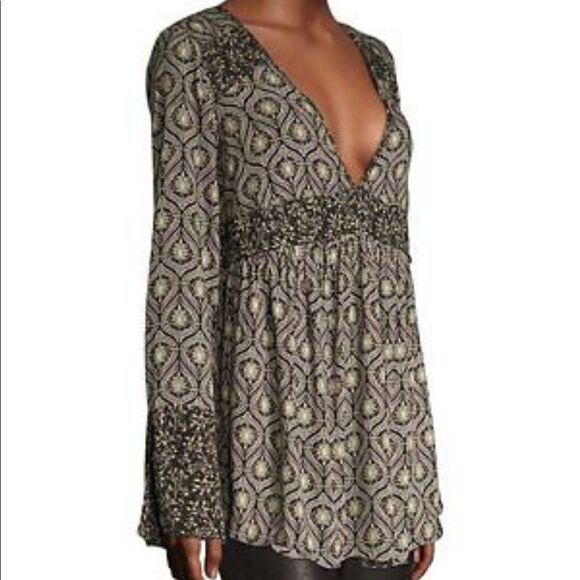 FREE People Rolling Hills Bell Sleeve Geometric Print V-Neck Tunic Top | Small - Picture 2 of 16